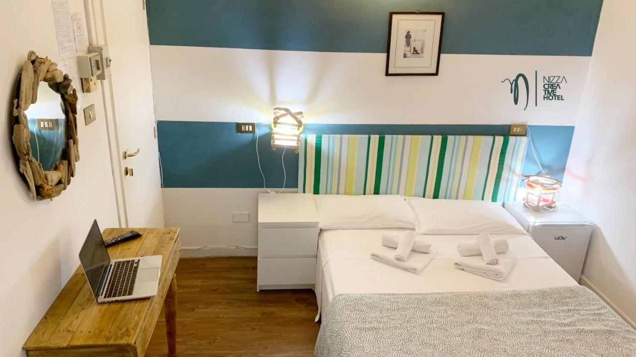 Hotel Nizza Rimini Buitenkant foto
